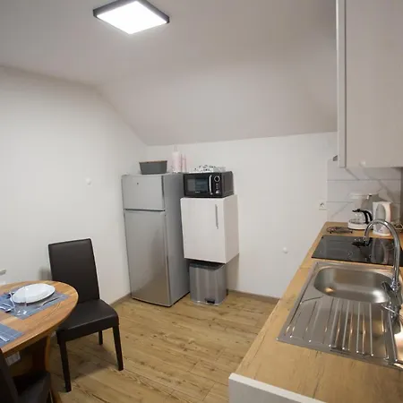 Apartmaji Hubi Apartment *